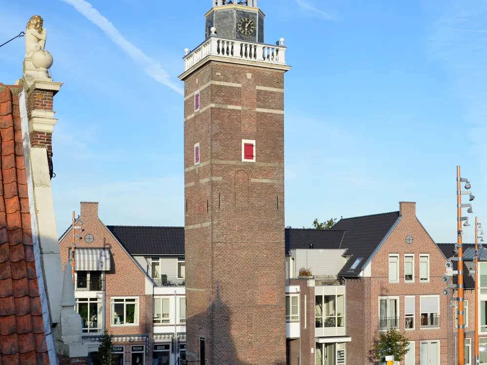 Het Reghthuysplein in Nieuwkoop, waar Ringfoto Ruiterman zit